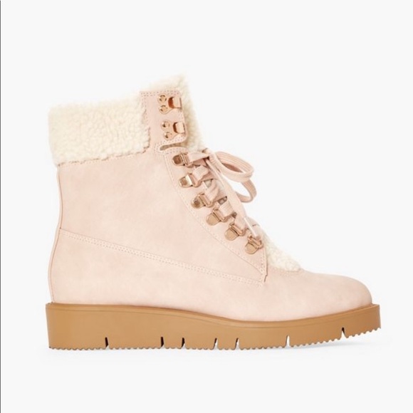 ***SOLD***🌟HOST PICK💫 NEW BABY PINK SHERPA BOOTIES ROSE GOLD HARDWARE - Picture 10 of 12